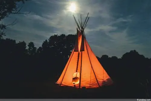 Construire une tente tipi