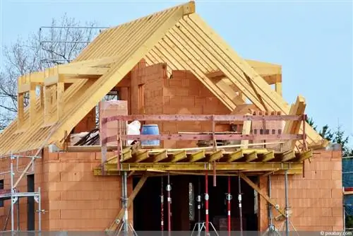 Roof shapes from A-Z: 15 house roof types at a glance