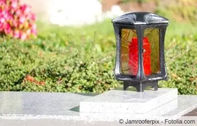 Electric grave lights with LED and solar - keep this in mind when purchasing