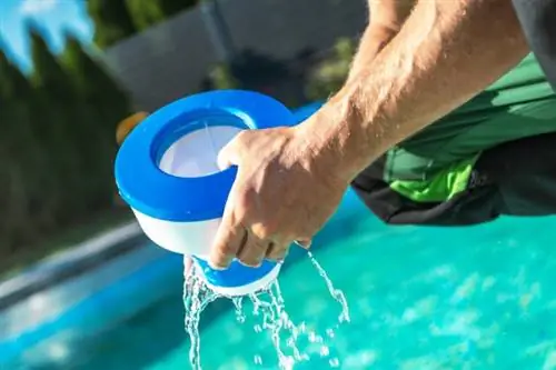 Dispensador de químicos para piscina