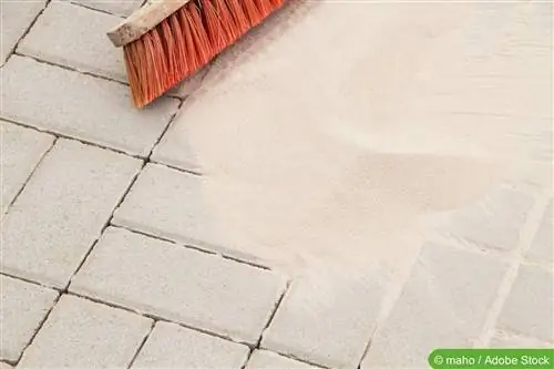 Grouting paving pob zeb - sau cov pob qij txha hauv cov kab hauv vaj