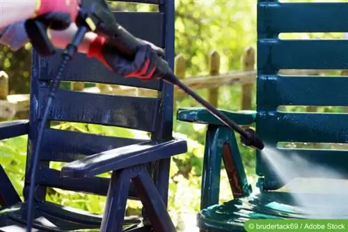 Maak tuinmeubelen schoon met een hogedrukreiniger